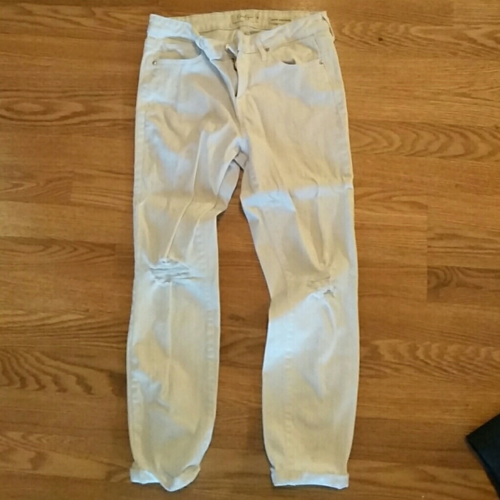 White skinny jeans